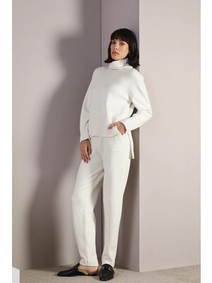 Ferraro Ekru Uzun Kollu Yarım Balıkçı Yaka Yanları Yırtmaçlı Kaşmirli Kadın Triko Kazak