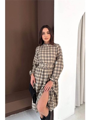 Dip Moda Kadın Bej Ekose Desen Dik Yaka Kemerli Midi Boy Elbise DPK070