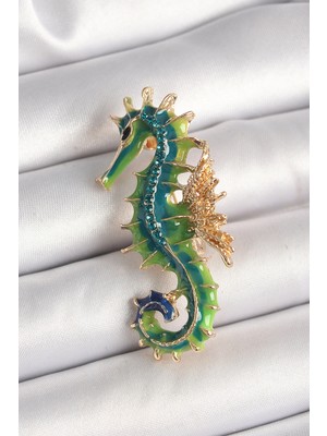 Uravas Store Pirinç Gold Renk Yeşil Deniz Atı Model Zirkon Taş Detay Kadın Broş