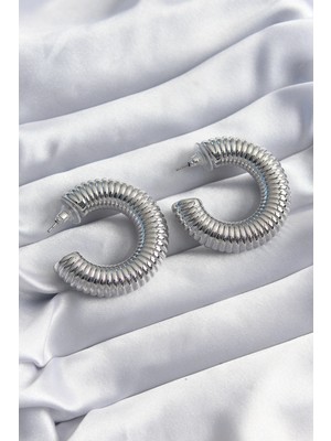 Uravas Store Pirinç Gümüş Renk Işleme Halka Model Kadın Küpe