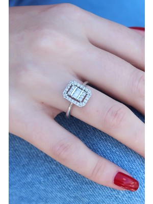 Uravas Store Gümüş Renk Baget Zirkon Taşlı Kadın Yüzük