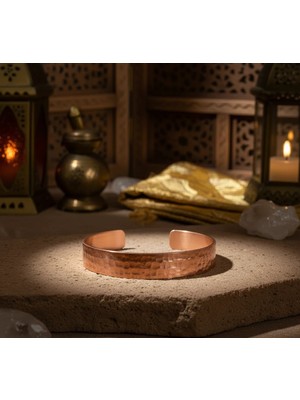 Home El Yapımı Dövme Saf Bakır Bileklik - Otantik ve Şık Tasarım