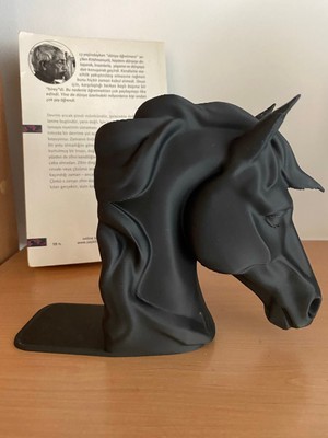 Alpin Modern At Başı Kitap Tutucu – Dekoratif Kitap Desteği Siyah Minimal Tasarım (3d Baskı Pla)