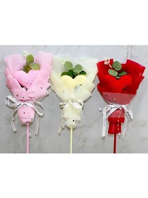 Marsilyan El Örgüsü Kalp Çiçeği Buketi