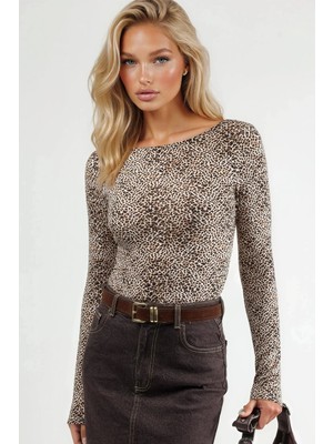 Hiccup Kadın Busem Slim Fit Kayık Yaka Leopar Desenli Bluz Kahverengi