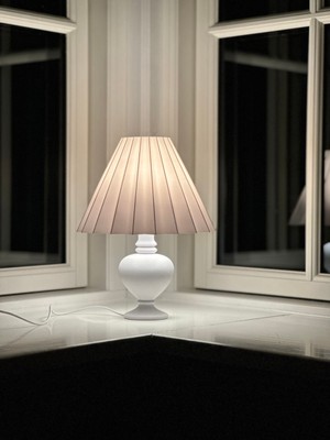 KS Classic Pleat Masa Lambası – Soft Elegance Seri