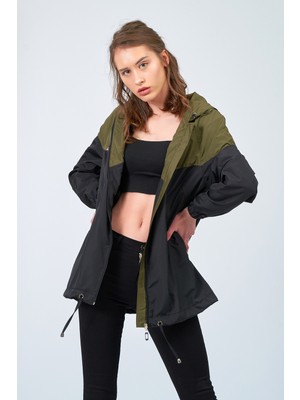 Moda Tuğram Kadın Haki - Siyah Yağmurluk Su Geçirmez Kapüşonlu Tam Kalıp 2021 Sezonu
