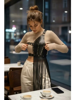 Pileli Store Pilelistore Siyah Etek Deri Zımbalı Asimetrik Püsküllü - BRF1014