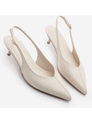 Marjin Kadın Stiletto Arkası Açık Atkılı Önü Dikiş Detaylı V Yaka Kısa Klasik Topuklu Ayakkabı Orvani Ekru