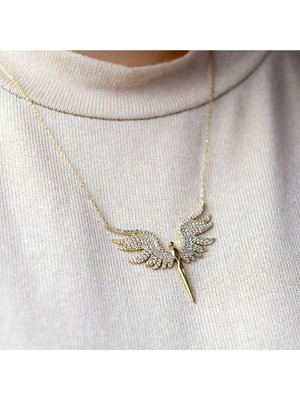 Trenddora Altın Renk Kanatlı Beyaz Taşlı Zirkon Kolye