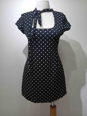 Gizelia Retro Şıklık: Puantiyeli Boyundan Bağlamalı Mini Elbise