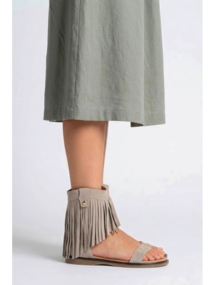 Beety 26BY169.26668 Kadın Püsküllü Düz Sandalet Vizon