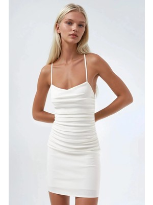 Hiccup Kadınlar Kalp Yaka Büzgülü Mini Elbise Tozlu Beyaz