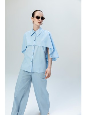 Kameya Pelerin Detaylı Gömlek