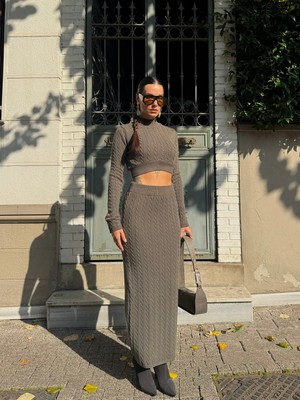 Triko Crop Kazak ve Yırtmaçlı Uzun Etek Takım