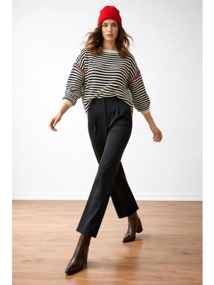 Sherin Siyah Çizgili Oversize Kazak