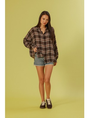 Nisan Triko Ekose Desenli Oversıze Gömlek