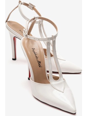 Ayakkabı Ateşi Kadın Beyaz Rugan Sivri Burun T-Bantlı Tasarım Topuklu Ayakkabı - Stiletto Stilo