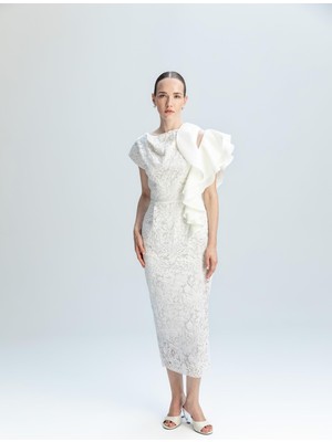 Kameya Volan Detaylı Dantel Elbise