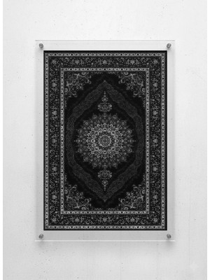 Lamazif Siyah Oryantal Halı Deseni Pleksi Tablo – Şeffaf Pleksi Arası Duvar Dekoru | Klasik & Modern Stil