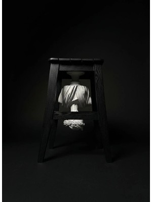 Lamazif Modern Siyah Ahşap Dekoratif Tabure – Sergileme ve Stand Amaçlı Tasarım Mobilya