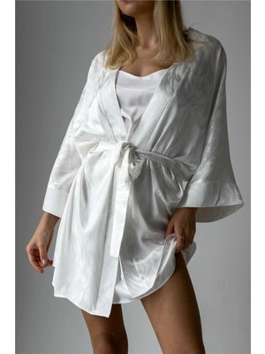 Coccolarsi Serenata Mattutina Beyaz Jakarlı Saten Gecelik ve Sabahlık Takımı