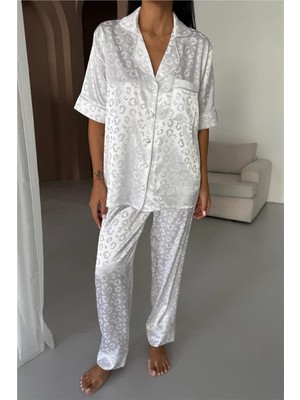 Coccolarsi Tigre Affascinante Beyaz Jakarlı Saten Kısa Kol Pantolon Pijama Takımı