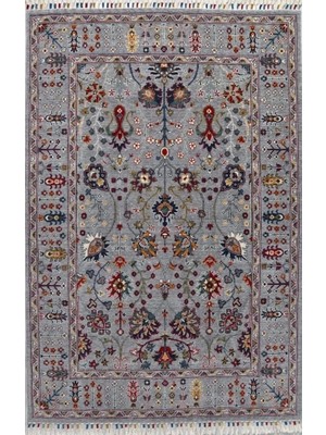 Lamazif Klasik Anadolu Motifli Yün Halı – Gri Zeminli, Zengin Bordürlü, Zamansız ve Dayanıklı Tasarım