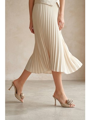 Gökhan Talay Rosalie Esnek Yumuşak Kaymaz Taban (8 Cm) Bej Keten El Yapımı Gül Detaylı Kadın Topuklu Terlik