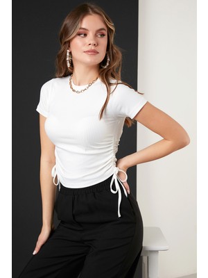 Lela Kadın Kısa Kollu Crop Bluz Bisiklet Yaka Düz Renk Polyester Malzeme ile Şık Tasarım