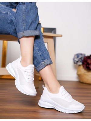 Beyaz Letao Ortapedik Kadın Spor Ayakkabı Düz Taban ile Günlük Rahatlık Sağlar