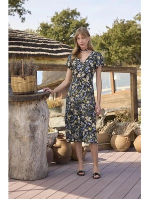 Aria's Closet Arias Closet %100 Viskon Çiçek ve Yaprak Desenli Önü Düğmeli Elbise