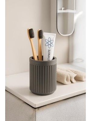 NY Home Serisi Gri Banyo Seti, 5 Parça Akrilik 5 Litre Çöp Kovası, Sabunluk, Fırçalık Takımı - 3088