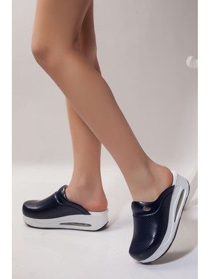 Arel Medikal Ortopedik Doktor ve Hemşire Terliği Kadın Sabo Terlik Lacivert – Kaymaz Tabanlı Konforlu Sağlık Personeli Terliği