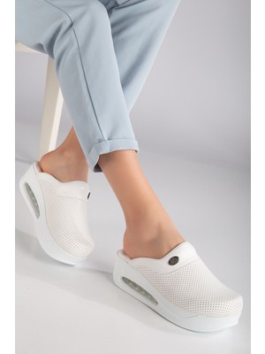 Arel Medikal Ortopedik Doktor ve Hemşire Terliği Kadın Sabo Terlik Beyaz – Kaymaz Tabanlı Konforlu Sağlık Personeli Terliği