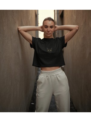 Muhtar Store Minimal Siyah Kedi Baskılı Beyaz Crop Tişört Kadın Rahat Kalıp