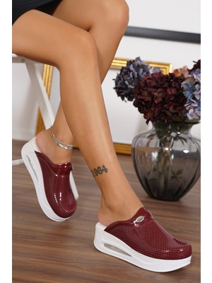 Arel Medikal Ortopedik Doktor ve Hemşire Terliği Kadın Sabo Terlik Bordo – Kaymaz Tabanlı Konforlu Sağlık Personeli Terliği