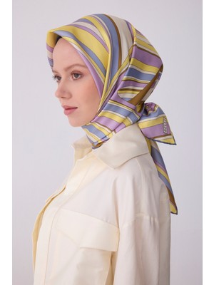 Belli Geometrik Desen Ipek Twill Eşarp  - 2026 Ilkbahar-Yaz (T)   4311-03
