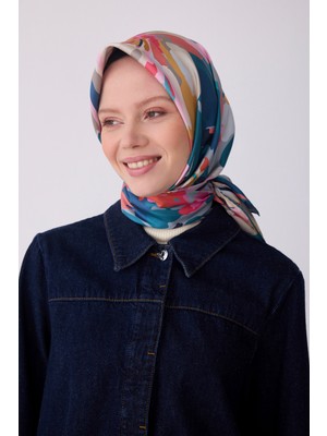 Belli Çiçek Desen Ipek Twill Eşarp  - 2026 Ilkbahar-Yaz (T)  4315-82