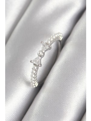 Krm Pirinç Gümüş Renk Zirkon Taşlı Kurdele Model Inci Detay Kadın Yüzük Krm