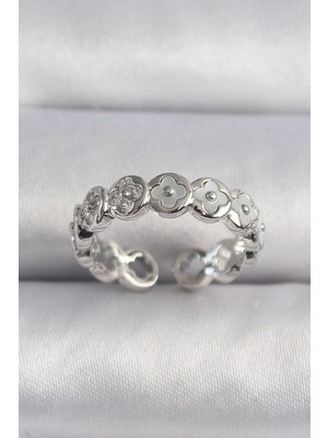 Krm Pirinç Gümüş Renk Beyaz Sedefli Yonca Model Kadın Yüzük Krm