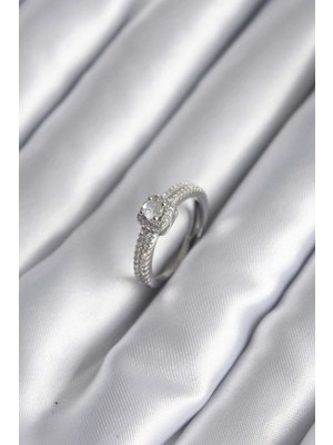 Krm Pirinç Gümüş Renk Zirkon Taşlı Kadın Yüzük Krm