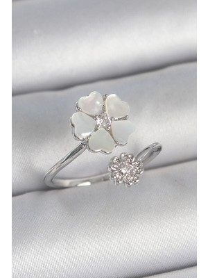 Krm Pirinç Gümüş Renk Beyaz Mineli Çiçek Model Zirkon Taş Detay Kadın Yüzük Krm