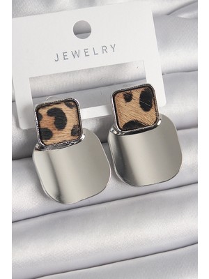 Krm Pirinç Gümüş Renk Kare Plaka Leopar Desenli Kadın Küpe Krm