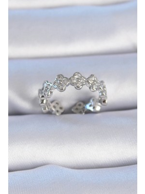 Krm Pirinç Gümüş Renk Zirkon Taşlı Yonca Model Kadın Yüzük Krm
