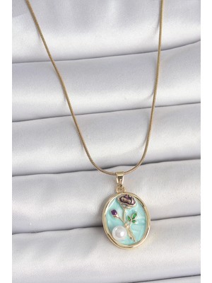 Krm 316L Çelik Gold Renk Zincir Mavi Çiçek Işlemeli Inci Detay Portre Model Kadın Kolye Krm