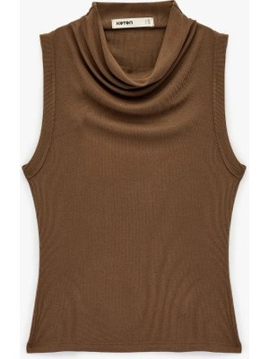 Koton  Modal Kumaş Slim Fit Dik Hafif Degaje Yaka Kolsuz Bluz