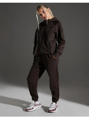 Nike Tech Fleece Jogger Kadın Eşofman Altı