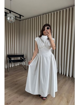 Sue Store Beyaz Siyah Puantiyeli Vatkalı Sırtı Bağlama Detaylı Maxi Elbise