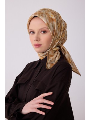Belli Çiçek Desen Ipek Twill Eşarp  - 2026 Ilkbahar-Yaz (T)  4319-06